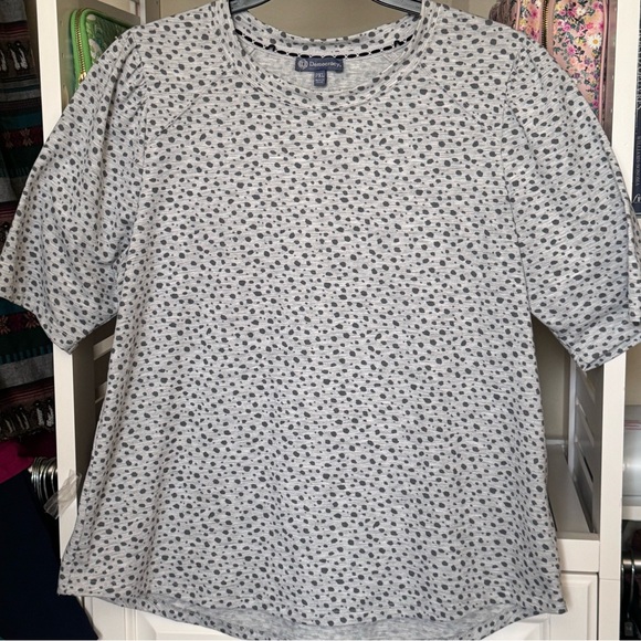 DEMOCRACY SHIRT. GRAY LEOPARD PRINT KNIT FABRIC. CREW NECK. PETITE XL. LIKE NEW - Picture 12 of 12